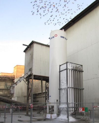 Figure 4: a) Messer liquid oxygen tank and vaporiser.